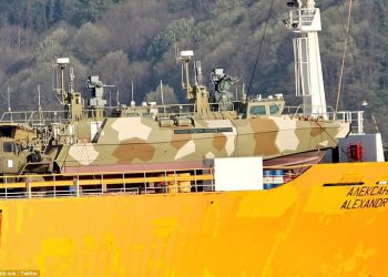 PUTIN BLINDIRA SIRIJU Snimljeni ruski brodovi NATOVARENI ORUŽJEM kako se kreću ka sirijskoj bazi