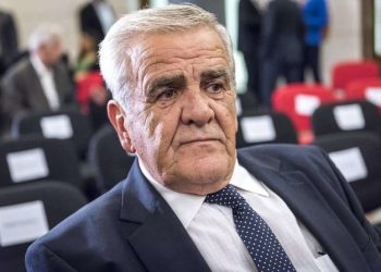 ŠAKE SU MU K'O LOPATA ALIJE SIROTANOVIĆA On je upozorio Zvizdića da mu Bakir sprema igranku?!