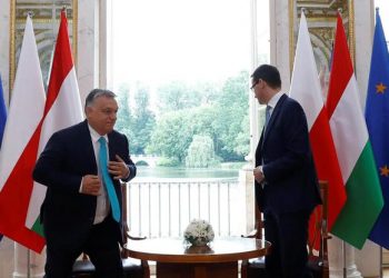 ZAVRĆU IM PIPU EU kažnjava evropske populiste kresanjem novca