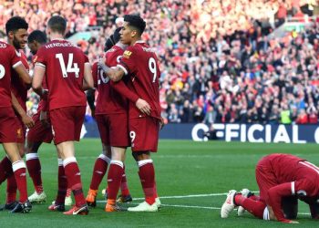 MO SALAH Za svaki gol klekne, pomoli se Allahu a stadion zamukne