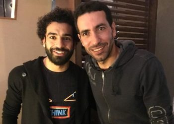 EGIPATSKI DVOJAC MO SALAH I ABOUTRIKA: Između zagrljaja naroda i pesnice režima