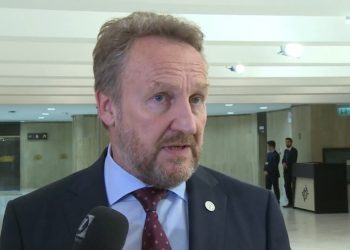 IZETBEGOVIĆ SE KAJE ZBOG REVIZIJE PRESUDE ZA GENOCID Izetbegović: Trebao sam tu informaciju i dilemu podijeliti sa ostalim liderima