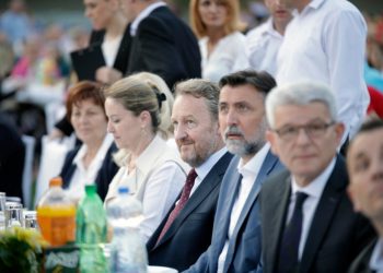 KRKANLUKU NIGDJE KRAJA NEMA, KAD SDA MEZETLUKE SPREMA: Bayrampaša i Kakanj priredili iftar za 6.000 postača