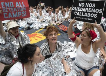 “NAMA JE STALO” Glumica Susan Sarandon uhapšena poslije protesta protiv Trumpa