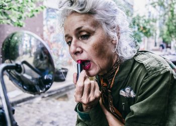 “NEMAM 20 I PROKLETO SAM COOL”: Instagram inspiraciju traži u ženama starijim od 60 godina