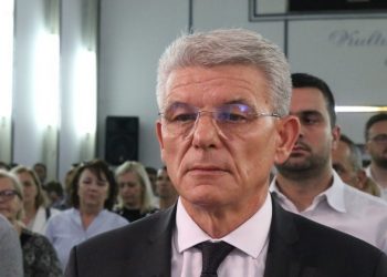 KO O ČEMU ONI O POŠTENJU I JEDINSTVU Džaferović: Potrebno nam je bošnjačko jedinstvo, a neki rade protiv toga
