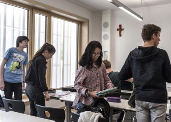 DA LI JE KRST ZNAK RELIGIJE ILI KULTURE? Pitamo zbog Bavarske