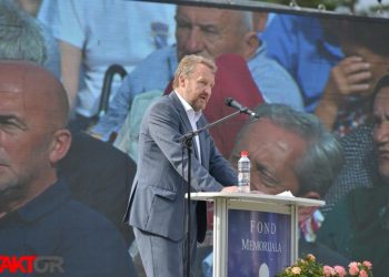 NE PRETVARAJMO POLITIČKA RIVALSTVA U NEPRIJATELJSTVA!  Izetbegović: Vrijeme je za jedinstvo i slogu svih onih koji vole ovu zemlju