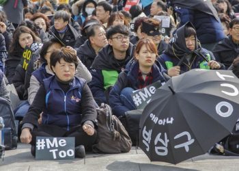 ZAŠTO SU KOREJKE IZIŠLE NA ULICE: Snimaju ih tajno u toaletima i svlačionicama, to rade čak i profesori