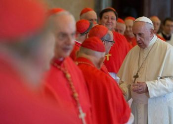 PUČ U VATIKANU: Počelo rušenje pape Franje