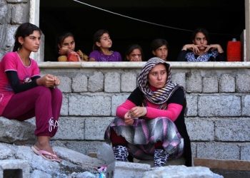 ŽENE IZ PLEMENA JEZIDA KOJE SU SPAŠENE IZ KANDŽI ISIL-a: „Čim sklopim oči, vidim ISIL-ovce kako me dave“
