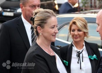 OKUPILE SE „MOSTARSKE LISKE“ REŽIMU BLISKE Izetbegović: Nemojte me slikati tako izbliza