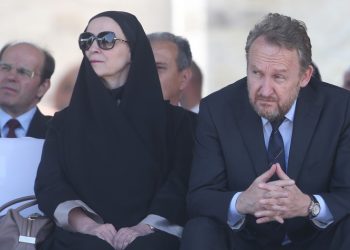 HASAN ČENGIĆ I SEBIJA IZETBEGOVIĆ – DVA STUBA MOĆI REŽIMA (II) Milijarde dolara donacija za Bosnu u rukama „ZELENE BURŽOAZIJE“