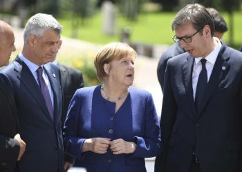 DRŽI VUČIĆA U ŠACI: Mutti odlučuje o sudbini Srbije