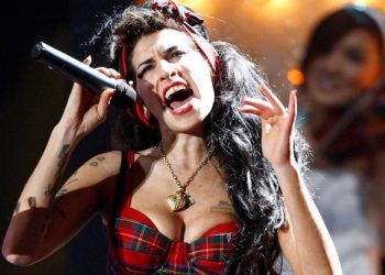 BUSINESS HOLOGRAMA Bizarno: Amy Winehouse kreće na turneju iduće godine
