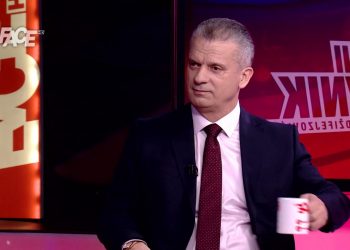 (VIDEO) JEDNIM NASTUPOM DVIJE MUHE – BAKIRA I ŠEFIKA Radončić: Nikad nisam radio za KOS, niti sam nažao učinio Aliji!