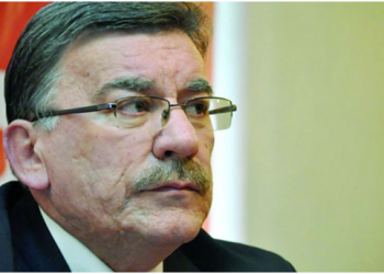 „NAROD ZNA“ DA GA KRADU Lazović: Jedino građani izlaskom na ulice mogu uozbiljiti vlast i mijenjati stanje u državi