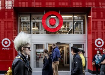 SHOPPING MORA DA BUDE LAK: Lanci prodavnica naučili su tešku lekciju od „Amazona“