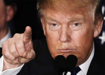 KAKO TRUMP VODI AMERIKU U FAŠIZAM Snyder: Slobodni smo samo u mjeri u kojoj nadziremo ono što ljudi znaju o nama