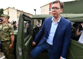 VUČIĆ JE ULIČAR BEZ MANIRA Da ima više oružja opet bi zaratilo na Balkanu