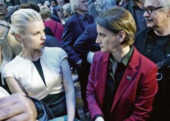 GLUMI ISLAND Ana Brnabić, cura Milica i beba – najbolji PR za Vučića