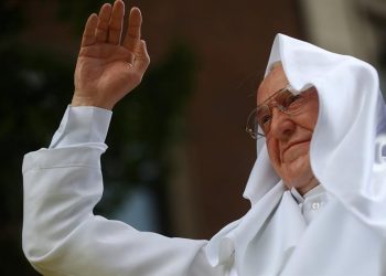 FRANJO POSTAJE PRVI PAPA KOJI ĆE POSJETITI “CENTAR” ISLAMA : “Ili dijalog ili rat. Mora biti dijalog”