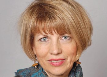STABILNIJA EU U NESTABILNOM SVIJETU Schmidt: Kao Evropljani, ne možemo gubiti vrijeme ili biti manje inovativni od ostalih