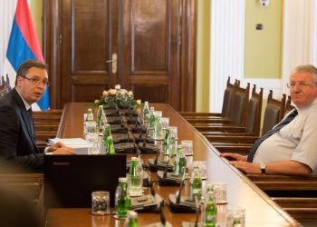 SRBI TVRDE: ‘Amerikanci pokušali ubiti Vučića!’
