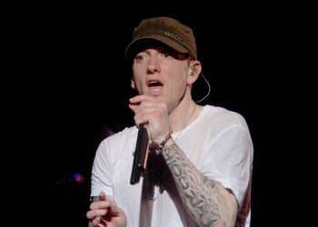 “JEDANAEST GODINA I JOŠ UVIJEK SE PLAŠIM”: Eminem proslavio godišnjicu odvikavanja od opijata i alkohola