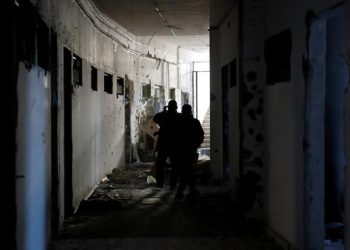 INSAJDERSKA PRIČA ‘Čuvar je sebe nazvao Hitler i tjerao me da glumim psa’