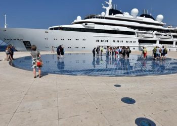 ARAPSKI GLAMUR NA JADRANU Šeici u Hrvatskoj samo ljetuju