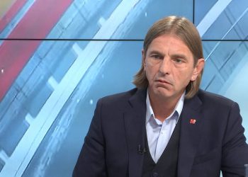 TEORETSKI JE MOGUĆA NOVA VLADAJUĆA VEĆINA Kojović: Sistem spojenih posuda je njihova hemija i mi to želimo prekinuti