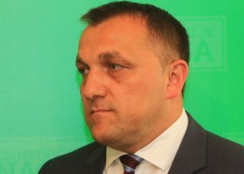 ‘ZELENI KOMBAJN’ ŽANJE SVE PRED SOBOM – NAKON TUZLE ŽANJE KRAJINU Dedić: SDA preuzima vlast u Krajini
