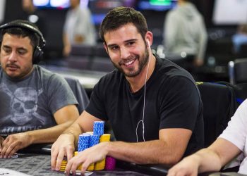 VJEŠTAČKA INTELIGENCIJA JE NAUČILA DA IGRA POKER: Ne samo da je pobjedila najbolje pokeraš na svijetu, već umije i da blefira