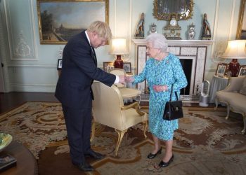 BRITANIJI TREBA DEMOKRATSKA REVOLUCIJA Macfarlane: Ukidanje Doma lordova? Zašto ne?