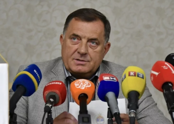 BAKIR POKIS'O, OSTAO BEZ ‘NATO KIŠOBRANA’, A NI DODIK NIJE ‘POJEO KORNJAČU’ Dodik: U BiH prestaje važiti OHR kad dobijemo kandidatski status za EU
