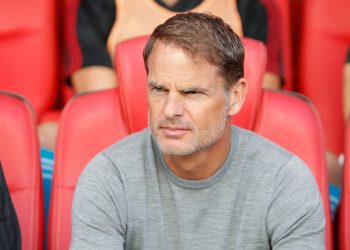 JEDNAKE ZARADE U NOGOMETU? De Boer: Dajte, to je smiješno