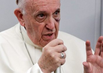 PAPA FRANJO ODRŽAO HITAN SASTANAK S LJUDIMA IZ SVOG UREDA ZA ODNOSE S JAVNOŠĆU ‘Znate što? ALERGIČAN sam na te vaše epitete koje non-stop koristite’