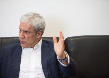 BUKAČI PATRIOTIZMA SU VELIKI TRGOVCI U POLITICI Tadić: ‘Današnja Srbija je ostvarenje Šešeljevog sna’