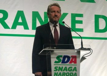IZETBEGOVIĆ NIKAD RADIKALNIJI Izetbegović: Ovo je historijski trenutak kada treba reći dosta i odmjeriti snage sa onima koji su umislili sebi da su dominantni
