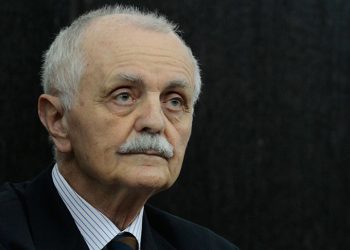 RAT DRONOVA NAD ARABIJOM Somun: Trump bi gurnuo Saudijce u rat s Iranom, a saudijski dvor očekuje da to uradi on