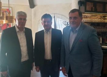 RAZBIJAČI BOSNE I NJIHOV METNOR Dodik, Čović i Lajčak u Bratislavi razgovarali o političkoj krizi u BiH