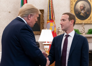 PISMOM UNIŠTIO ZUCKERBERGA: Ukrao si FB, a sad dilaš laži!
