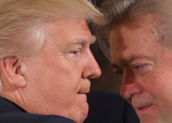 PROGNOZA TRUMPOVOG MAGA: Trump pada za šest sedmica!