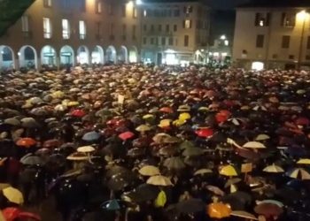 ‘BELLA CIAO’ U MODENI: Više od 6.000 ljudi poručilo je Salviniju pjesmom da baš i nije dobrodošao
