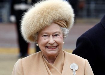 PROŠLA KRZNENA VREMENA Novi komadi odjeće za kraljicu Elizabethu neće imati krzno