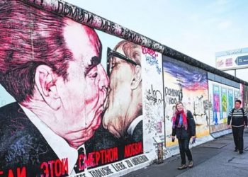 REVOLUCIJE 1989. I UZROCI NEOLIBERALIZMA Petrova: Sloboda je bila zvijezda vodilja mnogih revolucionara, posebno intelektualne elite