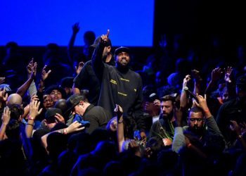 ‘ISUS JE KRALJ’ Kanye West potpuno se okreće vjeri