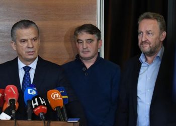 ODZVONILO “ŠESTORKI”:  Izetbegović, Komšić i Radončić kreću u rušenje Vlade Kantona Sarajevo