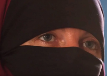 LJUPKA DAMA: Prvo partijala i pratila irske dužnosnike na letovima, a zatim postala ISIL-ovka